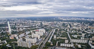 Güzel ve görkemli görüntüleme ve arka plan, manzara ve Moskova, gece ve yaz büyük bir yükseklikten başkentinin merkezi Panoraması.