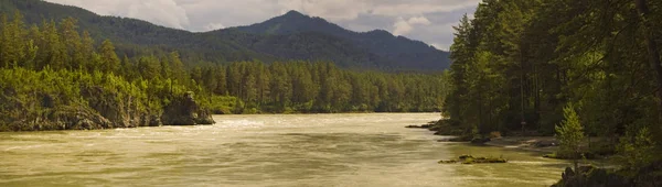 Piękna Oryginalna Panorama Piękny Majestatyczny Krajobraz Panorama Gór Dzikich Rzek — Zdjęcie stockowe