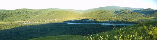 Мбаппе Оригинальная Панорама Величественный Пейзаж Панорама Горы Дикой Реки Фоне — стоковое фото