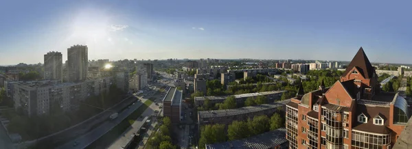 Piękne Tło Widokiem Panorama Pejzaż Miasta Nowoczesne Budynki Avenue Góry — Zdjęcie stockowe