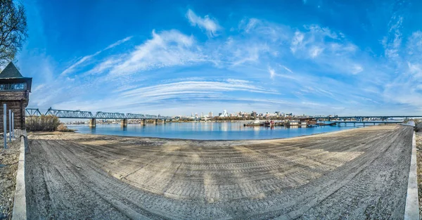 Krásné Pozadí Zobrazení Panorama Šířku Náspu Město Město Řekou Mosty — Stock fotografie