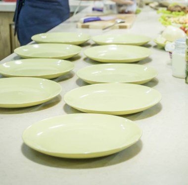 Mutfakta güzel çatal bıçak takımı.