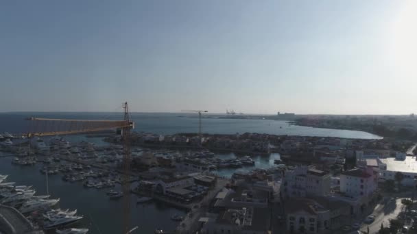起重机在码头在早晨空中录像 利马索尔 塞浦路斯 — 图库视频影像