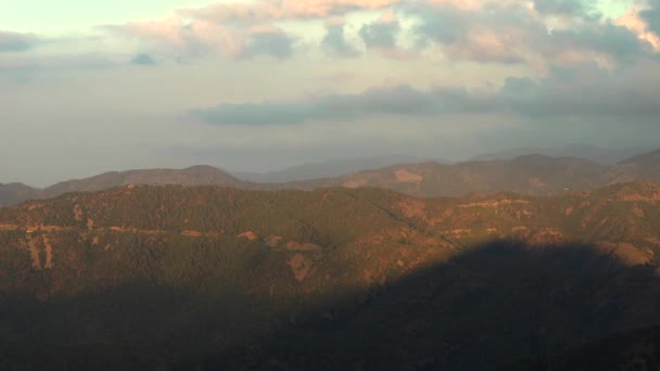 Puesta Sol Las Montañas Con Sombra Montañas Chipre Lapso Tiempo — Vídeo de stock