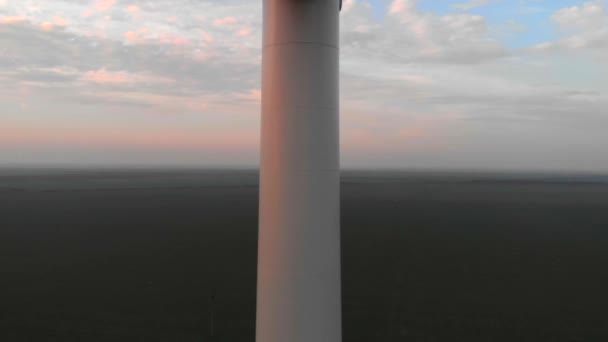 Mulino Torre Eolica Bianca Nel Campo Tramonto Alba Energia Verde — Video Stock