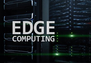 Bilgisayar, internet ve modern teknoloji kavramı modern sunucu Oda arka plan üzerinde kenar.