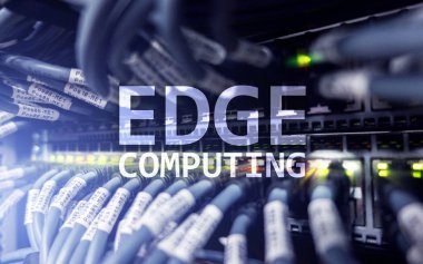 Bilgisayar, internet ve modern teknoloji kavramı modern sunucu Oda arka plan üzerinde kenar.