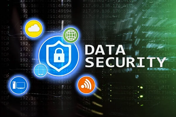 Veri güvenliği, siber suç önleme, dijital bilgi koruma. Kilit kutsal kişilerin resmi ve sunucu Oda arka plan.