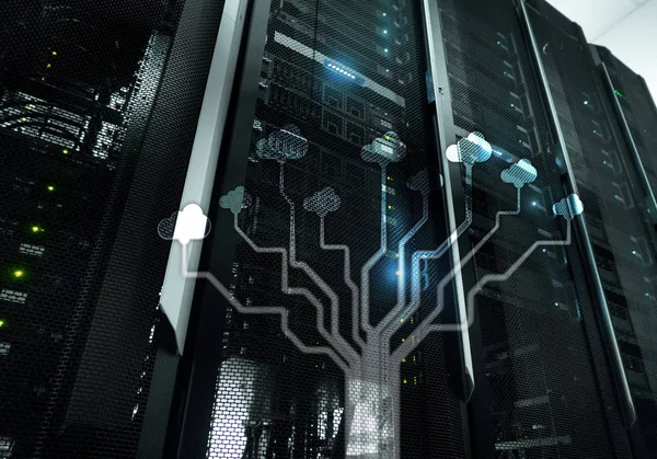 Bulut sunucu ve bilgisayar, veri depolama ve işleme. Internet ve teknoloji kavramı.