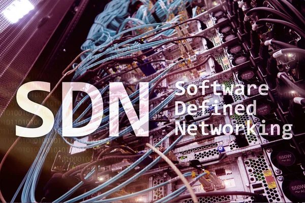 Sdn ソフトウェアは 最新のサーバー ルームの背景にネットワー キングの概念を定義 — ストック写真
