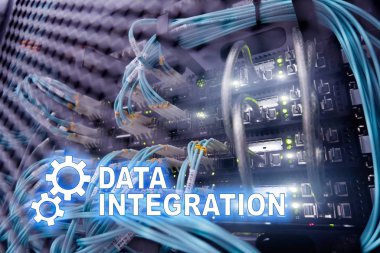 Veri entegrasyon bilgi teknolojisi kavramı sunucu Oda zemin üzerine.