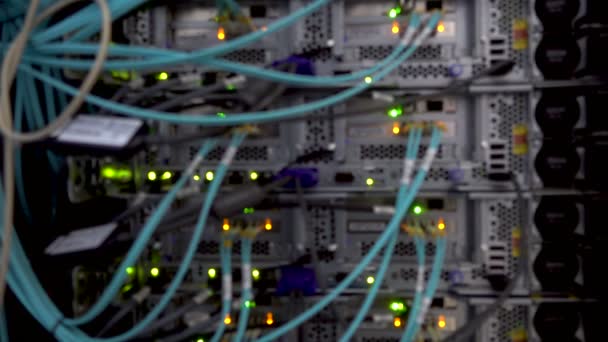 Led Işıkları Yanıp Sönen Ile Modern Çalışma Veri Sunucuları Arka — Stok video