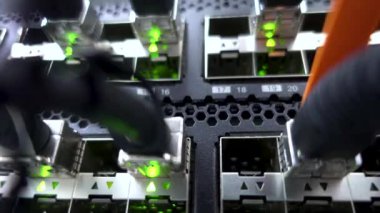 Ağ anahtarı yol açtı. Ağ anahtarı datacenter. Closeup ağ anahtarı. LED yanıp söner. Kavram 3.0.