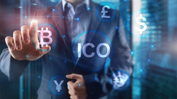 ICO - initiële munt aanbieden, Blockchain en cryptocurrency concept inzake wazig zakelijke gebouw achtergrond. — Stockfoto