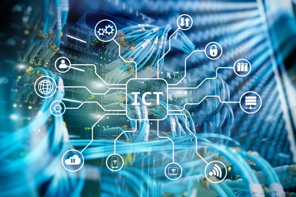 TIC: concepto de tecnología de la información y las comunicaciones en el fondo de la sala de servidores . — Foto de Stock