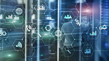 Çift Pozlama karışık ortam. Diyagramları ve hologram ekranda simgeler. İş adamları ve arka plan üzerinde modern şehir.