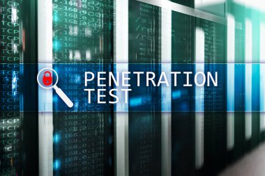 Penetrasyon testi. Cybersecurity ve veri koruma. Hacker saldırı önleme. Fütüristik sunucu odası arka plan üzerinde.