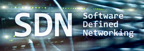 Sdn、ソフトウェアは、最新のサーバー ルームの背景にネットワー キングの概念を定義. — ストック写真