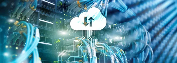 Cloud-palvelin ja tietojenkäsittely, tietojen tallennus ja käsittely. Internetin ja teknologian käsite . — kuvapankkivalokuva