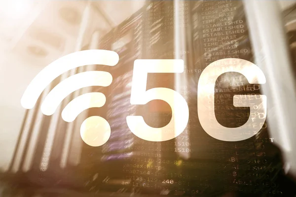 5G Network, 5G Internet Connection Concept in digital background (en inglés). Concepto de red de comunicación inteligente. — Foto de Stock