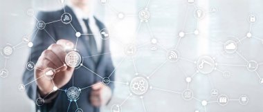 Sanal ekranda teknoloji endüstriyel iş akışı organizasyon yapısı. IOT akıllı endüstri konsepti karışık medya diyagramı