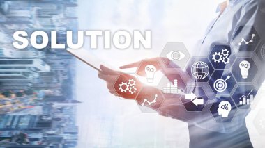 İş çözümleri, başarı ve strateji kavramı. Çözümlerle birlikte iş sürecinin sanal diyagramının yapılandırılması.