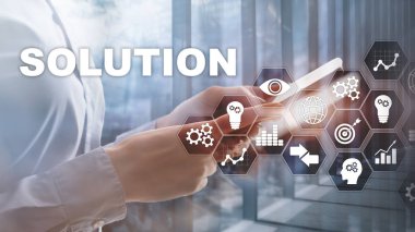 İş çözümleri, başarı ve strateji kavramı. Çözümlerle birlikte iş sürecinin sanal diyagramının yapılandırılması.