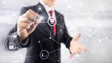 ICT - bilgi ve telekomünikasyon teknolojisi ve çok - Internet şeyler kavramları. Sunucu odası arka simgeleri ile diyagramları