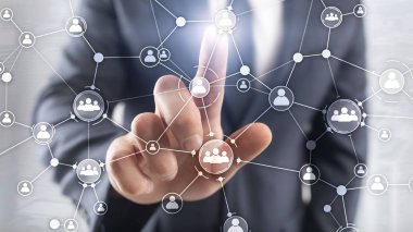 İnsan kaynakları yönetimi konsepti kurumsal organizasyon yapısı karışık ortam çifte pozlama sanal ekran.