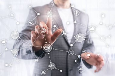 Sanal ekranda teknoloji endüstriyel iş akışı organizasyon yapısı. IOT akıllı endüstri konsepti karışık medya diyagramı