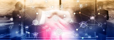 Sanal ekranda teknoloji endüstriyel iş akışı organizasyon yapısı. IOT akıllı endüstri konsepti karışık medya diyagramı