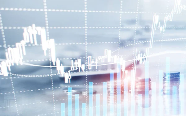 Digitaler Aktienmarkt. Finanzgeschäft Börsendiagramm Kerzenständer. Devisenhandel. Münzen und Megapolis Hintergrund. — Stockfoto