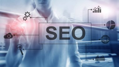 SEO - Bulanık arkaplanda arama motoru optimizasyonu, dijital pazarlama ve internet teknolojisi kavramı.