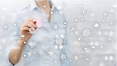 Sanal ekranda teknoloji endüstriyel iş akışı organizasyon yapısı. IOT akıllı endüstri konsepti karışık medya diyagramı
