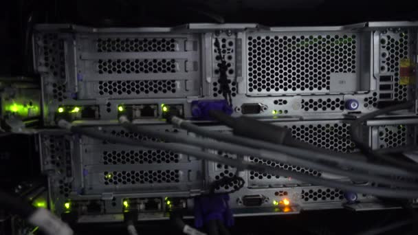 Свет и соединения на сетевом сервере — стоковое видео