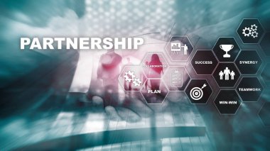 İş ortaklığı konsepti. Harika bir toplantıdan sonra başarılı bir anlaşma. Çoklu pozlama, karışık ortam.