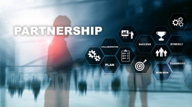 İş ortaklığı konsepti. Harika bir toplantıdan sonra başarılı bir anlaşma. Çoklu pozlama, karışık ortam