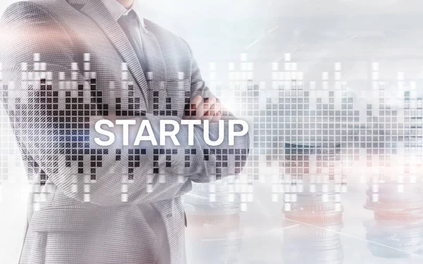 Framgångs rikt teamwork och start koncept för företag. Inskription på skärmen: startup. Affärs världen ekonomi. — Stockfoto