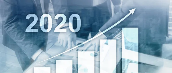 Año 2020. Gráfico de negocio con flecha hacia arriba. Técnica mixta Antecedentes corporativos — Foto de Stock