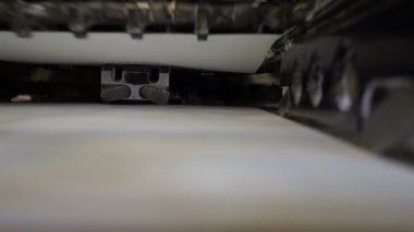 Katlama Makinesi Kemerleri Besleme Çarkları Metal Endüstriyel Alet Kağıdı.