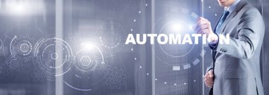 İş Süreç Otomasyonu. Sunucu arkaplanındaki dişliler. Teknoloji konsepti 2021.