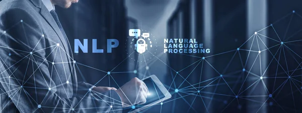 NLP linguagem natural processamento cognitivo conceito de tecnologia de computação na sala de servidor turva. — Fotografia de Stock