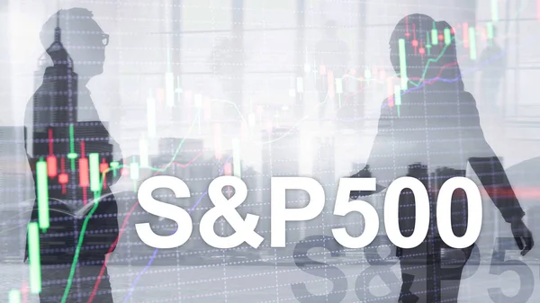 Az emberek sziluettek az amerikai tőzsdén index S P 500 - SPX. — Stock Fotó