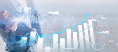 Bulanık bir şehrin arka planında finansal büyümeyi gösteren grafik. İş şehri geçmişi. Karışık ortam.