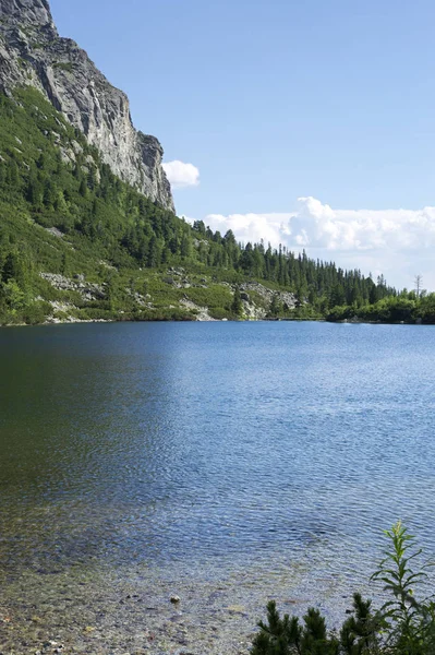 Nézd Popradske Pleso Rock Távolban Tátra — Stock Fotó