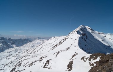 Dağ en yüksek Alpler manzaralı Bormio İtalya üstten