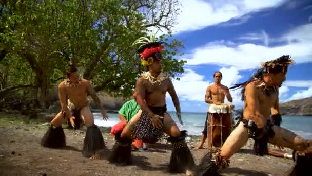 Marquesas Ein Paradies Südpazifik Traditionelle Einheimische Polynesische Tänzer Die Instrumente — Stockvideo