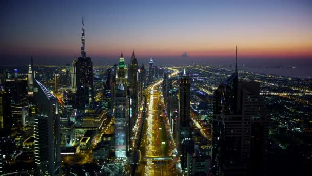 Luchtfoto Nacht Verlichte Stad Bekijken Sheikh Zayed Road Burj Khalifa — Stockvideo