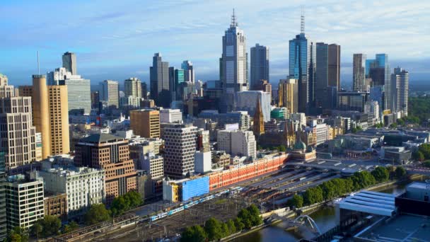 Melbourne Austrálie Březen 2018 Flinders Street Station Yarra River Městské — Stock video