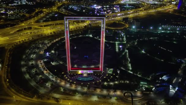 Antenne Beleuchtet Nacht Stadt Ansicht Des Dubai Rahmen Architektonischen Wahrzeichen — Stockvideo